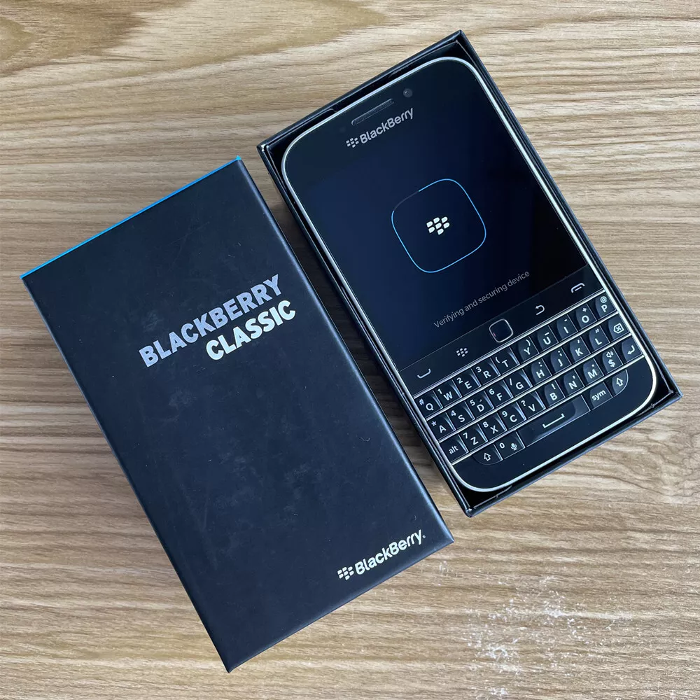 BlackBerry Classic Q20 Smartphone 16GB Unlocked LTE Qwerty Keyboard- New  Sealed