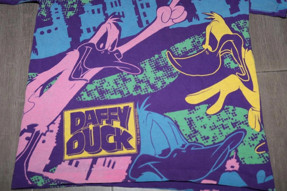 VINTAGE 90s DAFFY DUCK BOYS T SHIRT GRAPHIC TEE ALL OVER PRINT 1993 BIG RARE - Image 3 of 4