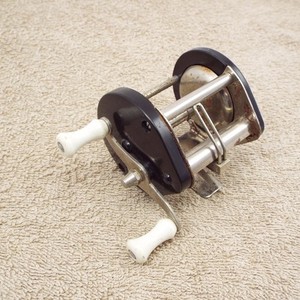 antique fishing reels vintage