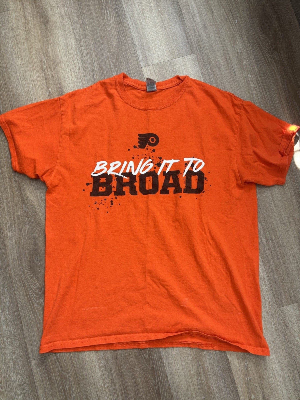 Philadelphia Flyers Tshirt Men’s Large Orange Short Sleeve