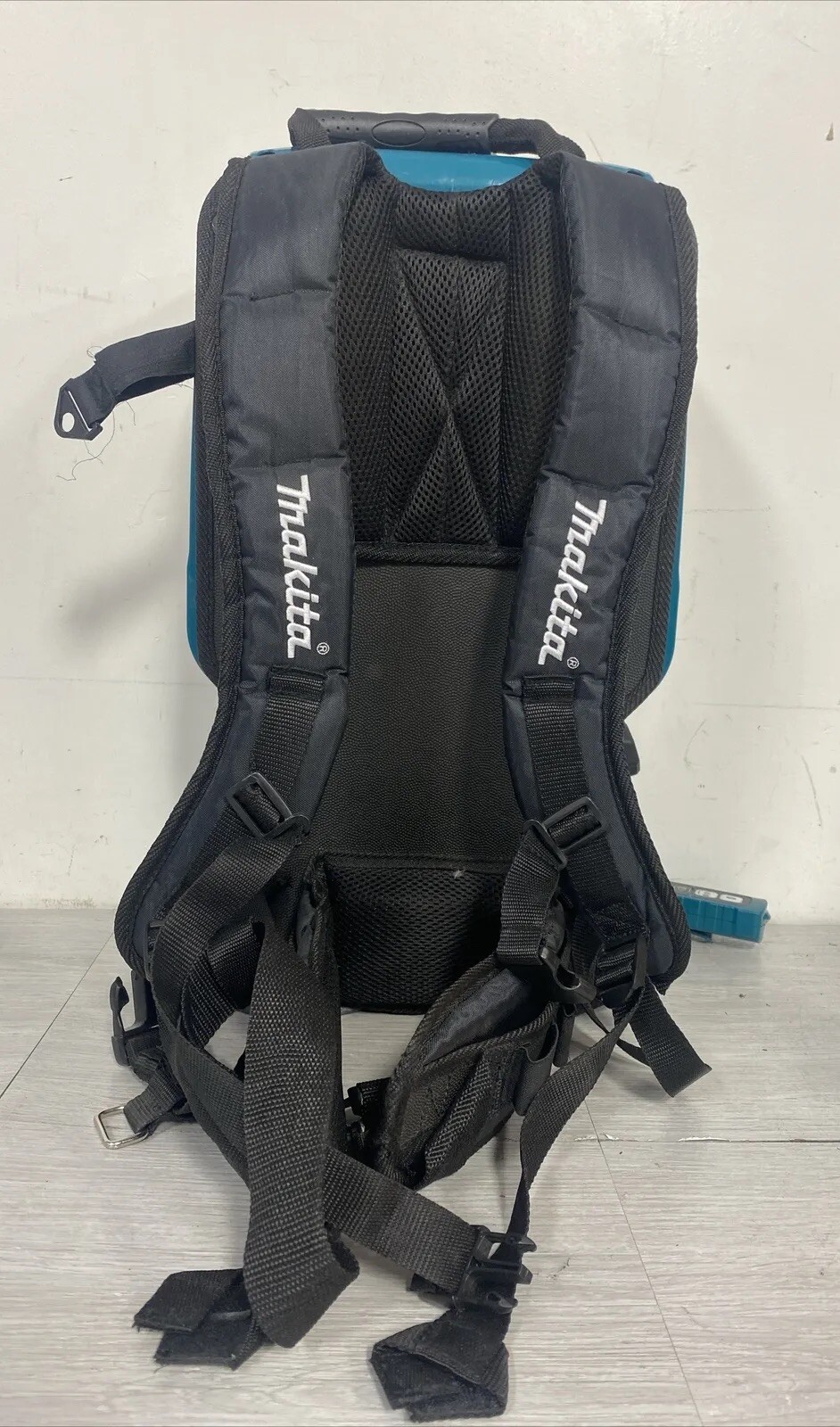 Makita XCV17PG 18V X2 LXT Lightweight Cordless Vacuum Backpack 1 eBay