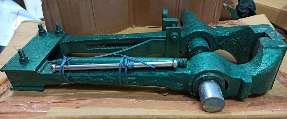 Leg Vice hierro fundido de 4 pulgadas a 5 pulgadas Foto 4 de 4