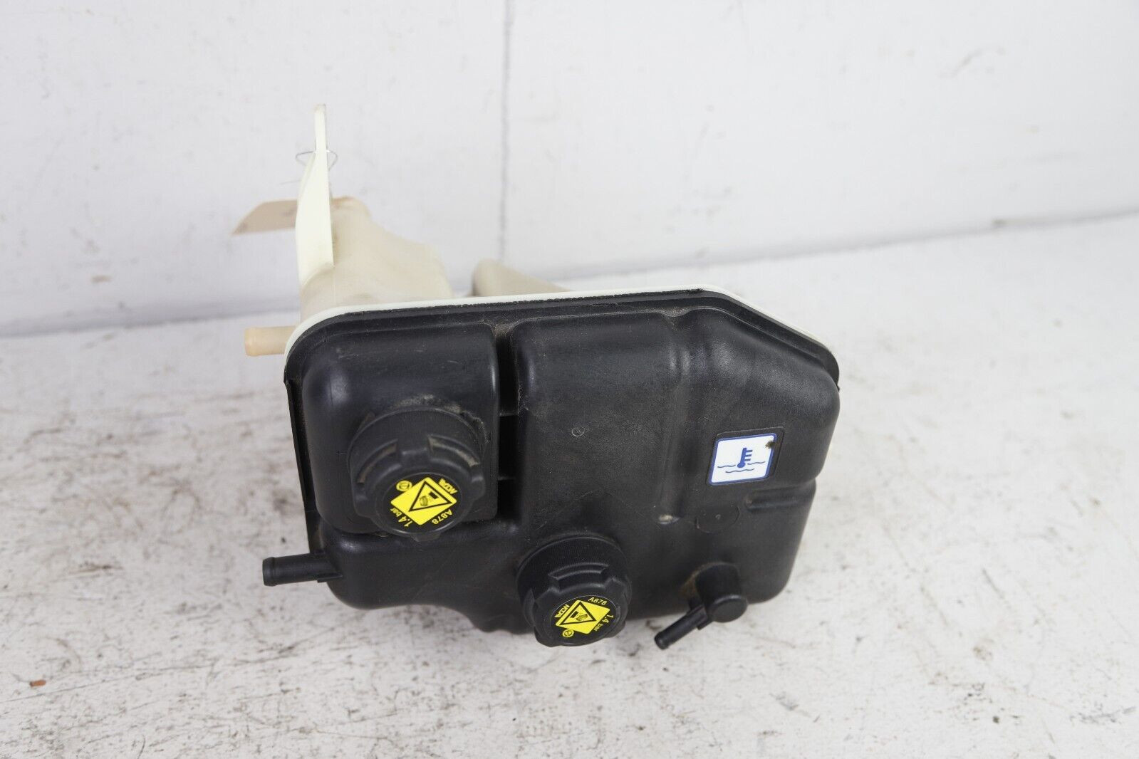 2014-2020 Maserati Ghibli M157 3.0L Engine Radiator Coolant Expansion Tank OEM