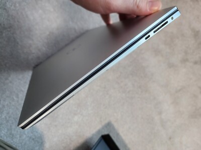 Dell XPS 15 9510 (512GB SSD RTX 3050Ti i7-11800H 2.3GHz 16GB RAM