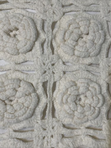 Grandma Old-fashioned Handmade Beige Doilies/Crotchet Flower Throw Pillow Cover - Picture 3 of 7
