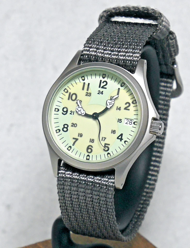 SEIKO Tokyo Disneyland Field Watch V742 Mickey Mouse hands Full Luminous Japan - Image 2 of 4