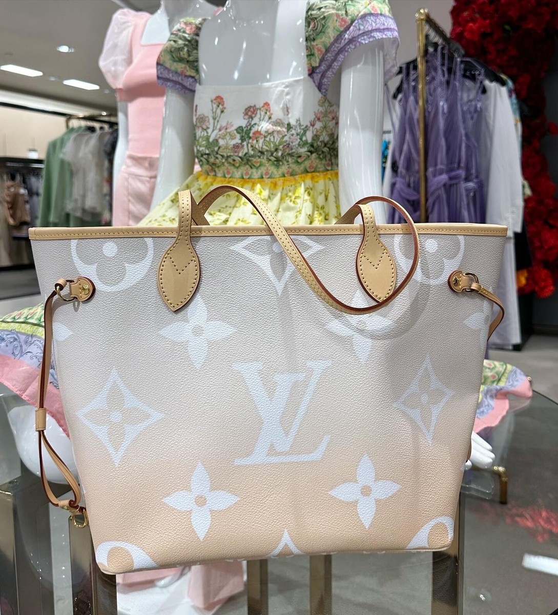 Louis Vuitton Neverfull MM Beige in Coated Canvas with Gold-tone - US