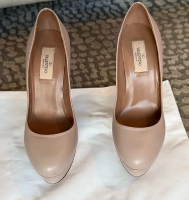 Valentino Garavani High Heel Plateau Pumps Beige