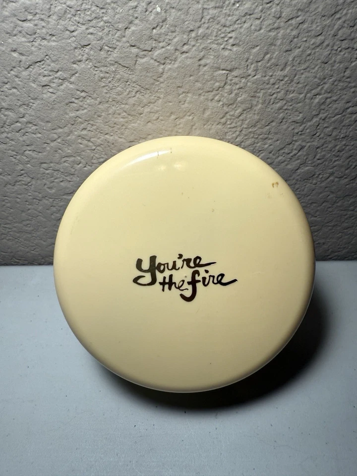 YOU'RE THE FIRE BY YARDLEY BODY POWDER (NOVO SEM CAIXA) Vintage - Imagem 4 de 4