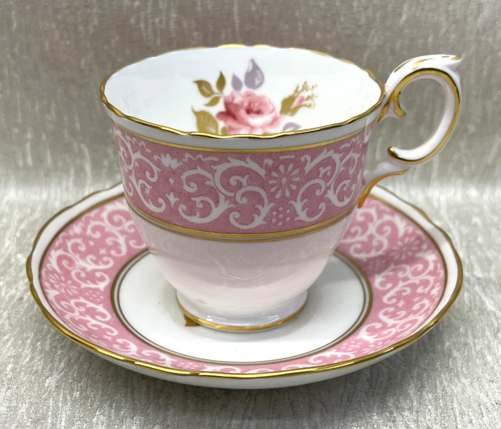 Staffordshire Tea Cup In Antique Ceramic & Porcelain Cups