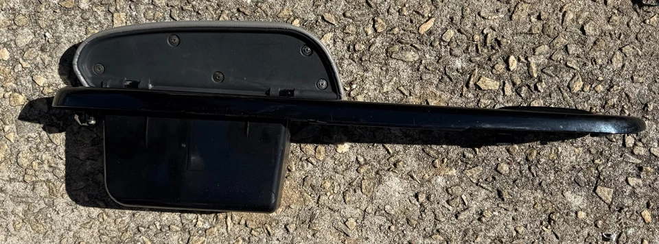 2004-10 TOYOTA SIENNA OEM DRIVER SIDE DOOR BLACK TRIM GRAY ARMREST COMPARTMENT - Image 2 of 3