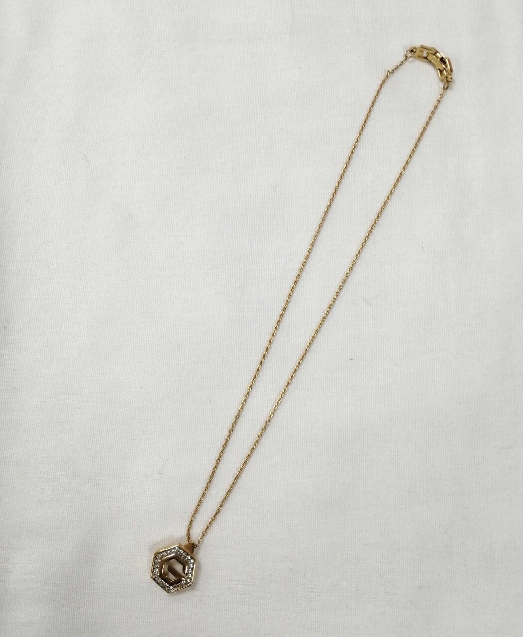 GIVENCHY Hexagonal Top Pendant Chain Necklace G L… - image 2