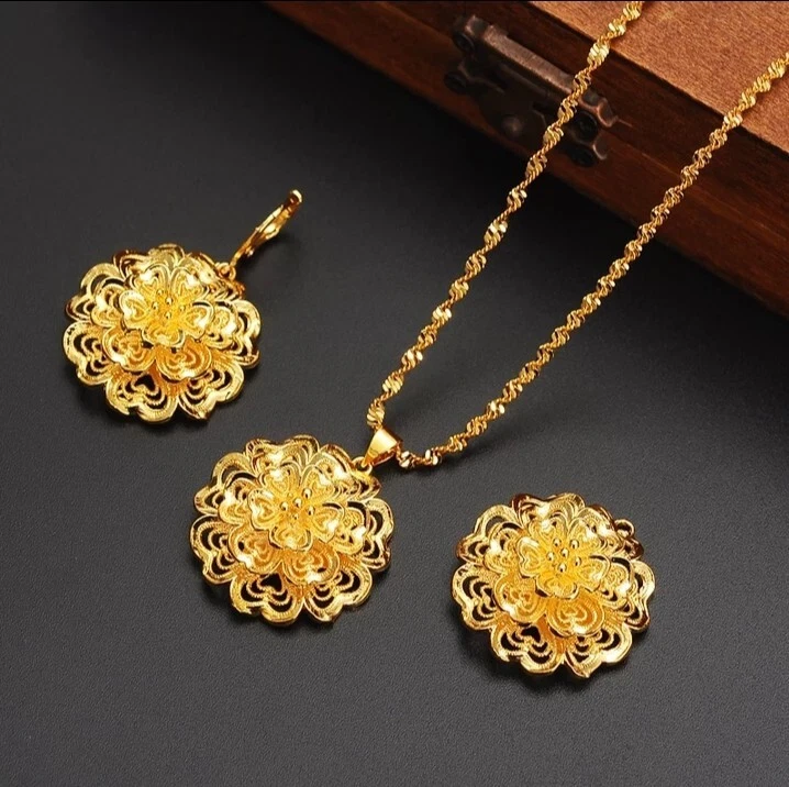 Women's jewelry flower