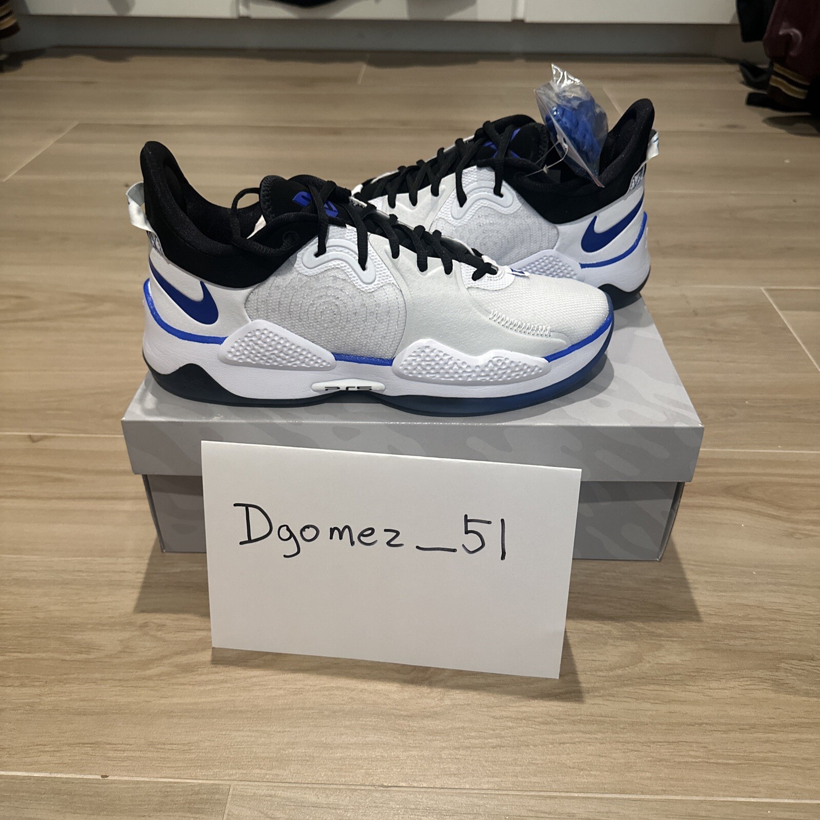 nike mens pg5 basketball shoe white white black size 11