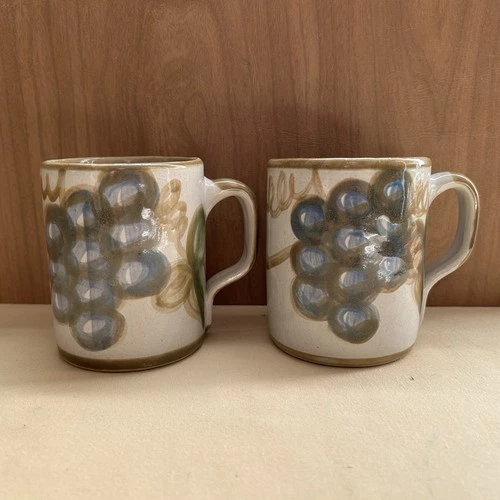 Louisville Stoneware Coffee Mugs Set of 2 Vintage Grapes Pattern