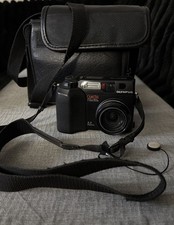 Olympus CAMEDIA C-3030 Zoom 3.3MP Digital Camera Made In Japan W/ Case & Manual