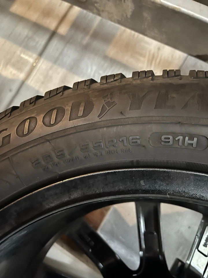 Winterräder Komplett Set Goodyear 205/55R16 - Bild 2 von 2