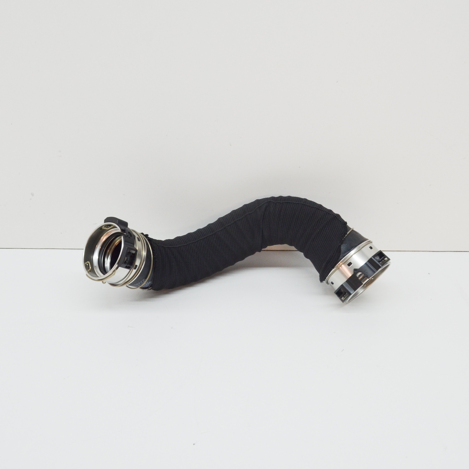 Neu MB CLA Coupe C118 Rechtes Ladeluftkühlerrohr A1775280000 Original