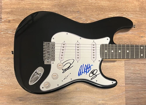 * YES * signed electric guitar * JON ANDERSON, ALAN WHITE & RICK WAKEMAN *