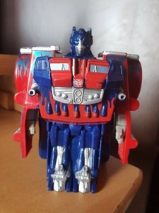 transformers hasbro tomy