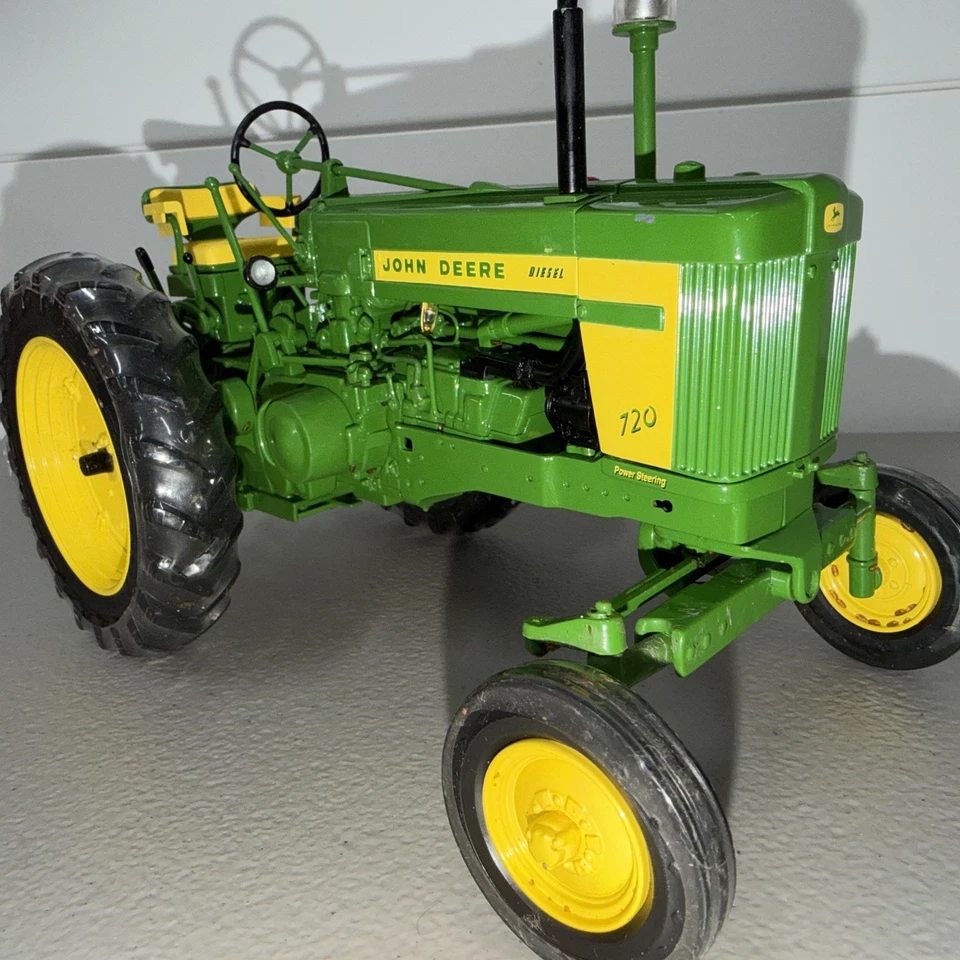 ERTL Precision Classic John Deere 720 Diesel Tractor With Coin No Box 1/16 - Image 3 of 4