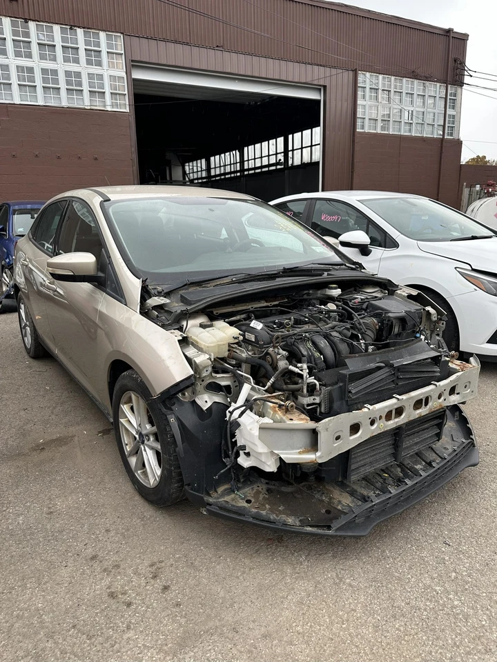 Used Left Quarter Glass fits: 2017 Ford Focus Sdn black moulding Left Grade A Foto 2 de 4