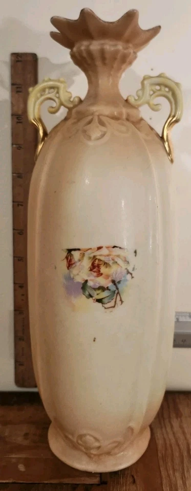 ANTIQUE ROYAL RUDOLSTADT VASE HAND PAINTED FLORAL GERMANY PORCELAIN TWO HANDLE  - Image 3 of 4