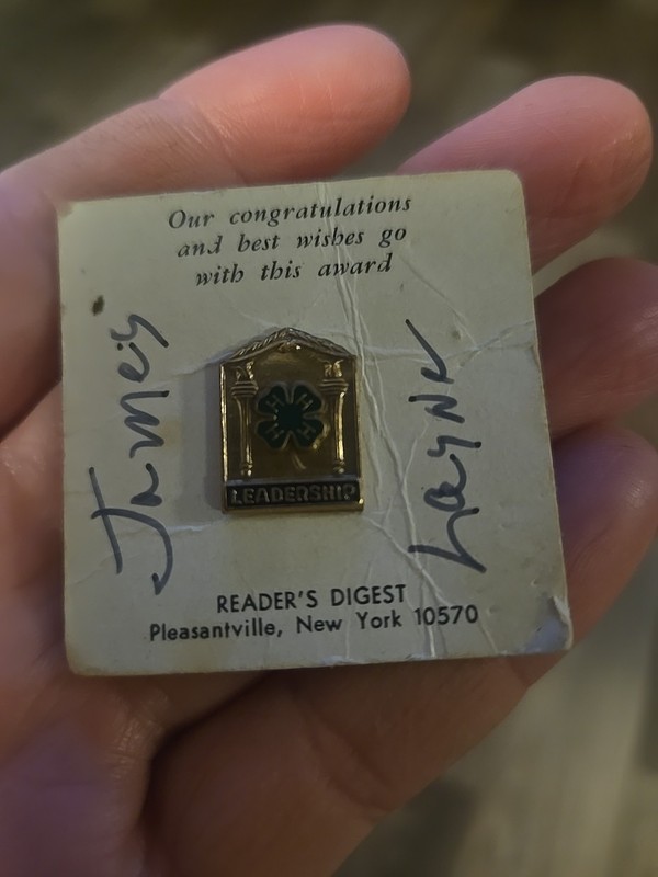 4H Leadership Lapel Pin Vintage Readers Digest Youth Organization Clover Badge