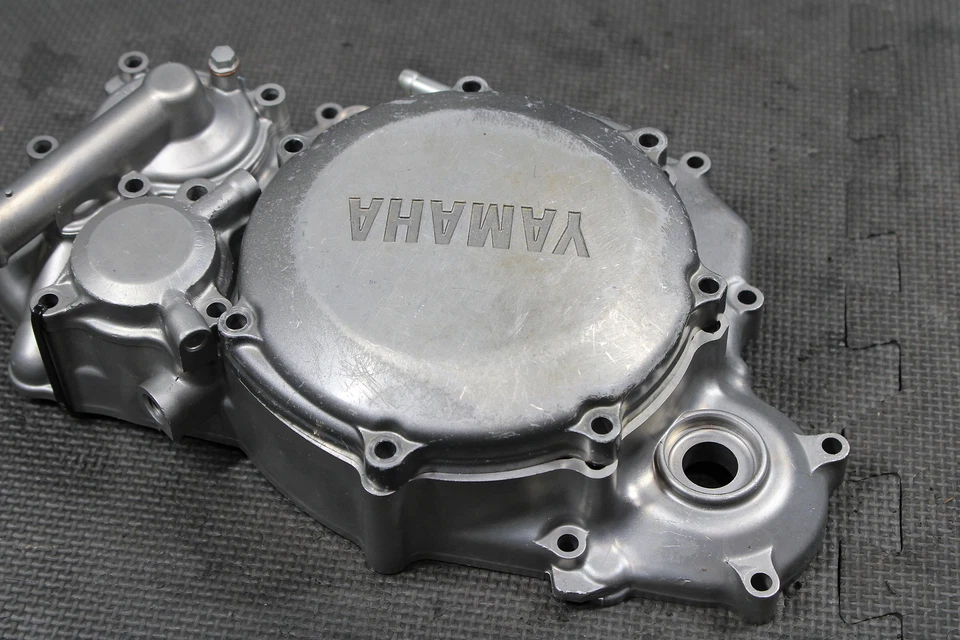 Yamaha WR250F YZ250F 2006 OEM MOTOR CUBIERTA DE EMBRAGUE INTERIOR BOMBA DE AGUA Foto 4 de 4
