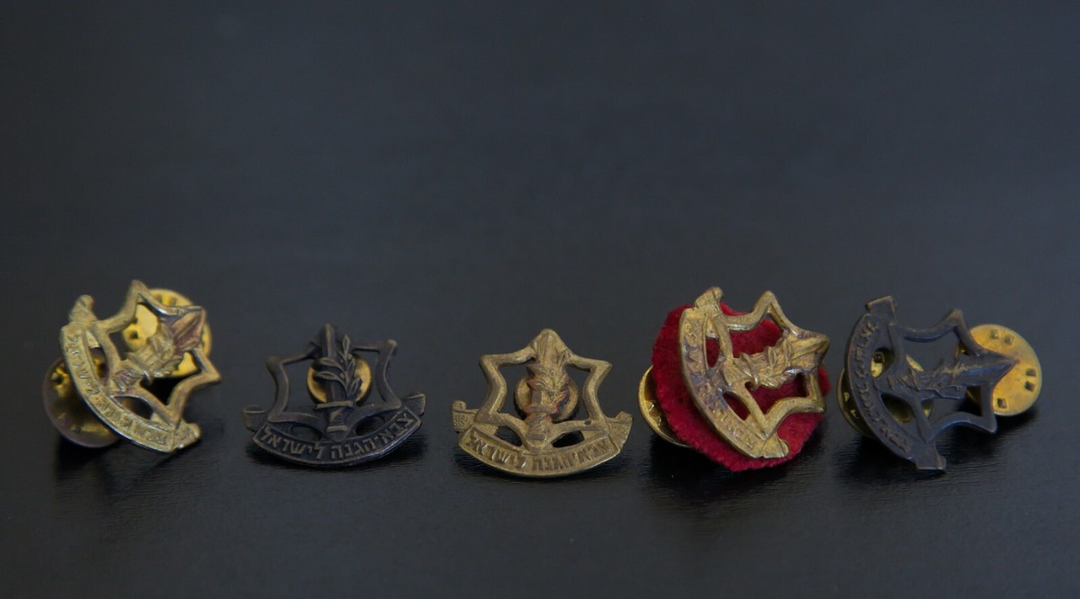 IDF イスラエル空軍　バージ ピン Badge Pin B Amazon.com: Israel army IDF NACHSHON COMPANY unit badge