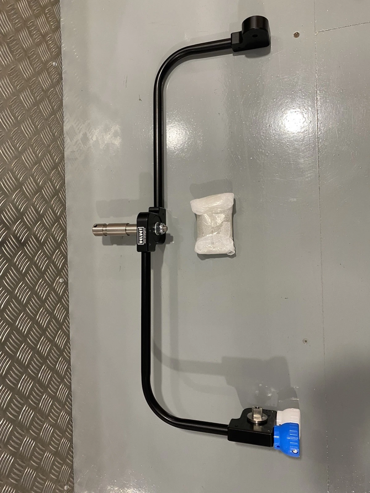 Velvet Pole Operated Yoke For VL2 With Plate And Screws VL2-Y-POLEOP Brand New 3