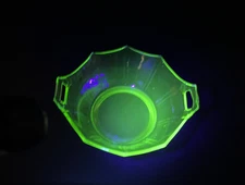 Vtg Art Deco Green Uranium Glass Serving Dish Bowl w/Handles 9” MCM Glows