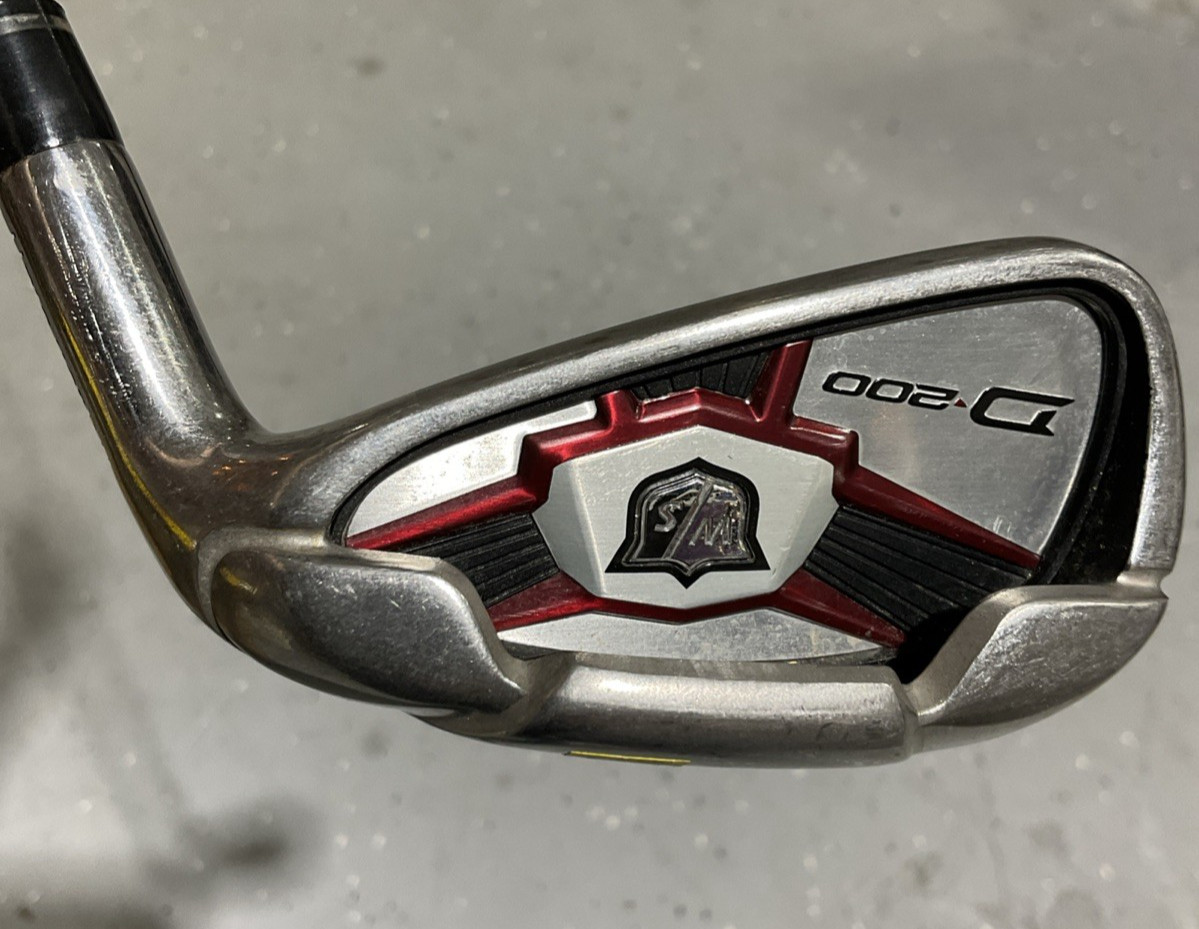 Wilson Staff D200 #7 Iron 37" PROFORCE Regular Flex Graphite Shaft RH USED