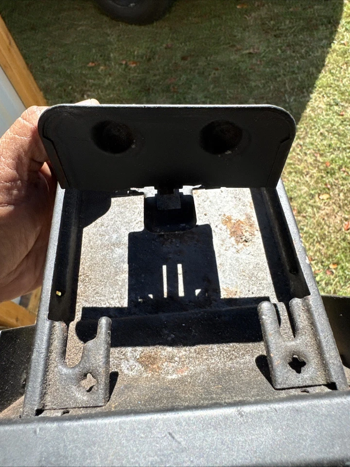 Cenicero Oldsmobile Cutlass 1984-1988 necesita renovación negro Foto 4 de 4