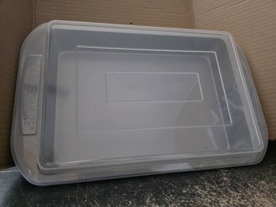 Farberware Covered 9'' X 13'' X 2'' Cake Brownie Pan Unused