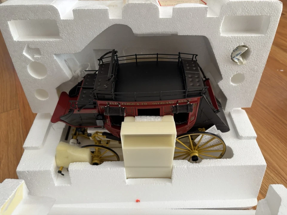 Rare* Franklin Mint Wells Fargo Stage Coach w/ Horses. Never Displayed W/ Papers - Image 2 of 4