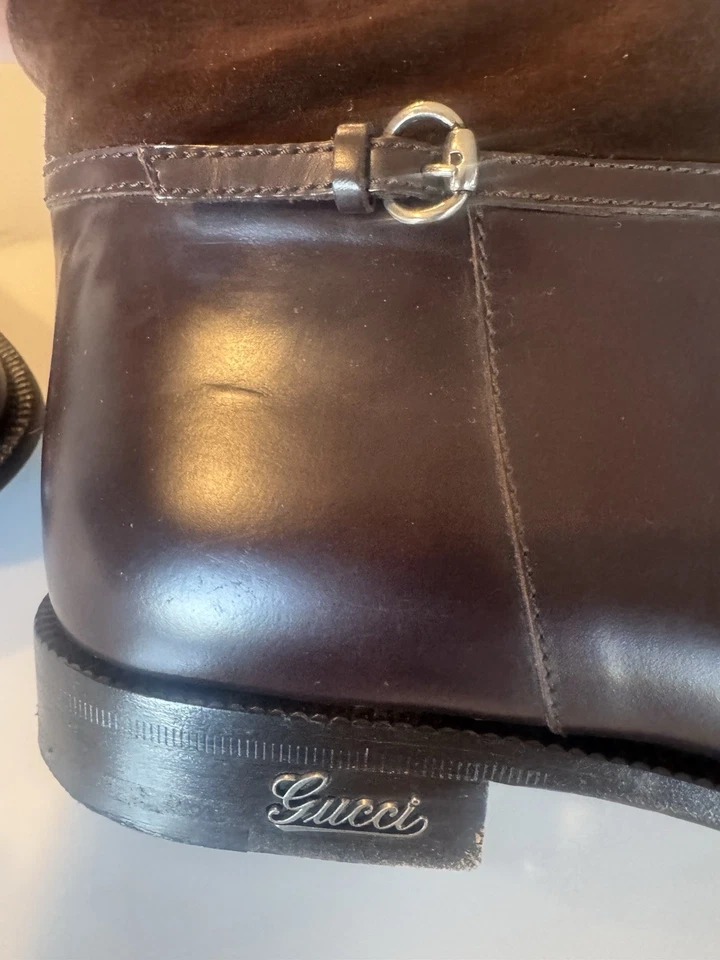 Auténticas botas de montar Gucci de cuero y gamuza con herrajes dorados y logotipo Gucci Foto 3 de 4