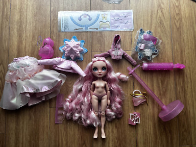 Rainbow High Winter Wonderland Bella Parker komplet  Schneemann Bastelset  Puppe