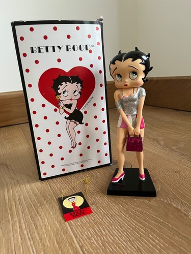 Betty Boop Figurine Item No. 20055 ‘Pink and Silver Outfit’ - Picture 2 of 6