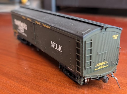 HO Scale Walthers Pfaudler Milk car 2-Pack Dairymen's League GPEX 882 & GPEX 885 - Picture 8 of 9
