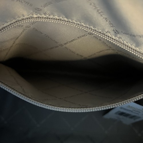 Nuevo Bolso Bandolera Michael Kors Mediano de Lona en Plateado - Imagen 6 de 8