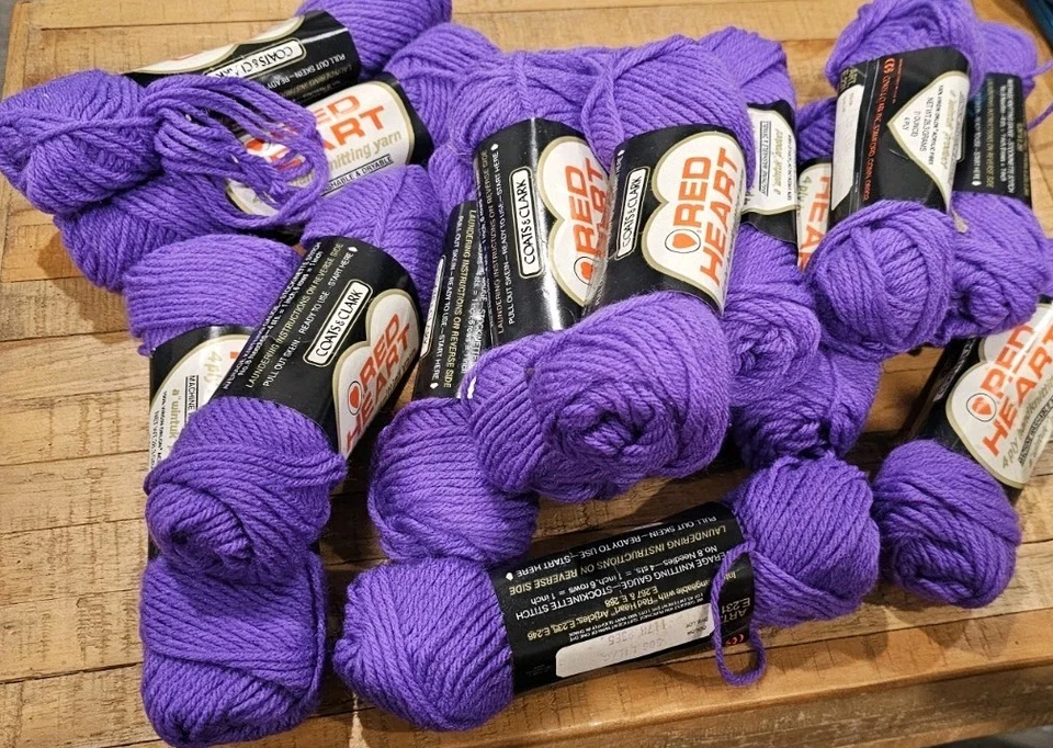 Vintage, Red Heart Wintuk Yarn #586 lilac Worsted Weight New Old Stock, 4 skeins - Image 2 of 4