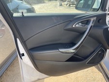 2015 Buick Verano Front Door Trim Panel 974373 2015 Buick Verano Front Door Trim Panel 974373