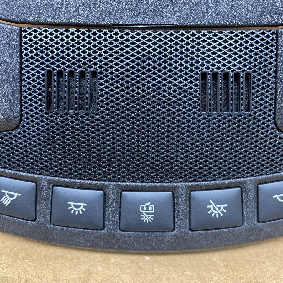 Черный оригинальный купольный фонарь для верхней консоли Ford Edge 2015-2022 годов выпуска - Изображение 3 из 4