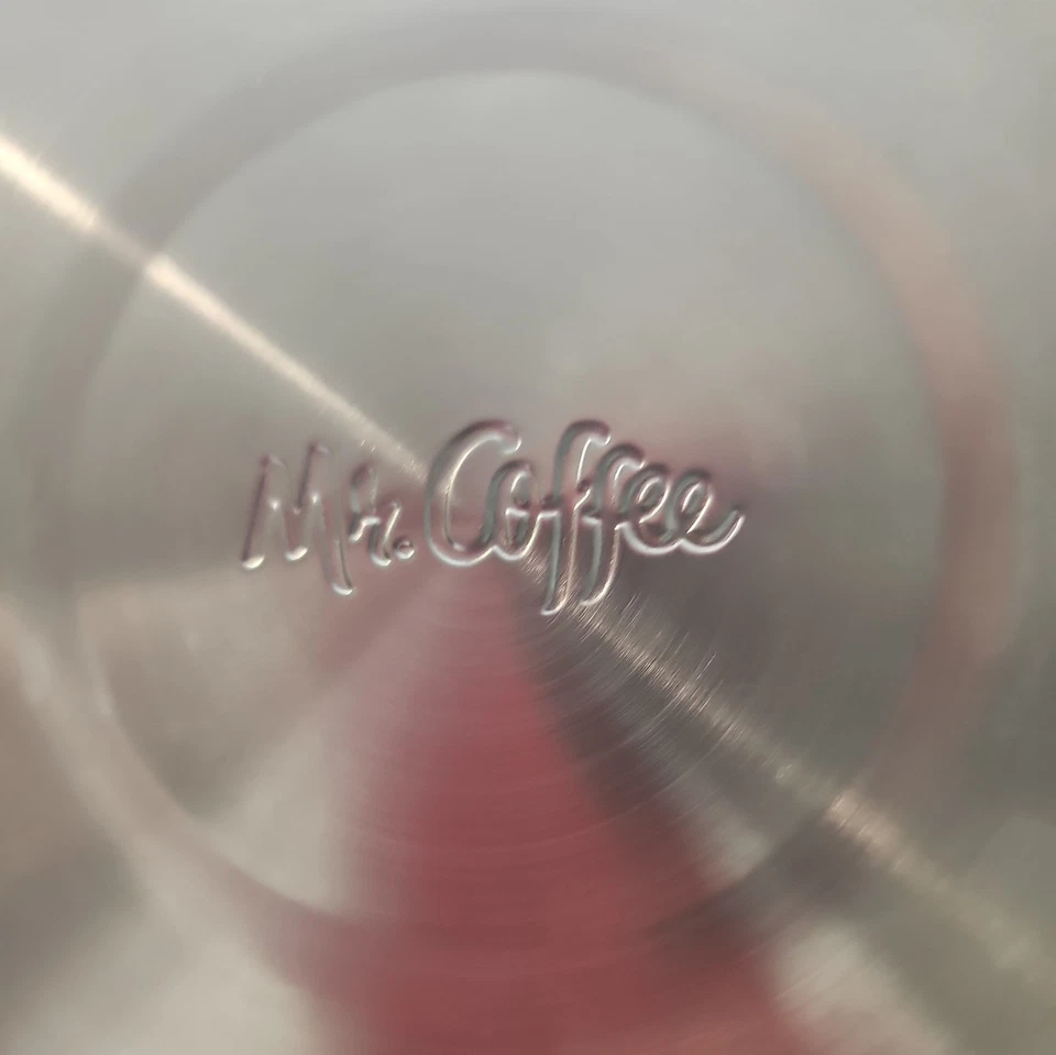 Tetera silbante de acero inoxidable Mr. Coffee, 1,5 cuartos de galón, pulido espejo Foto 2 de 4