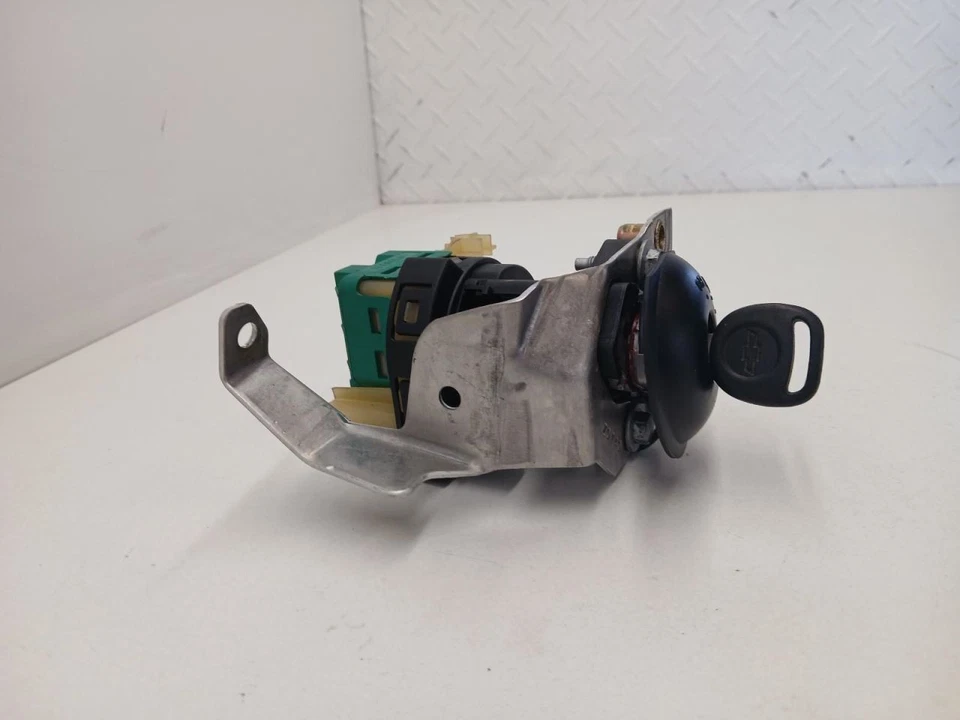97-04 CORVETTE C5 IGNITION SWITCH WITH KEY 10308321 TESTED GOOD - Image 4 of 4