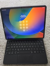 iPad Pro 6th Gen A2764 256GB WiFi 5G 12.9" Silver MP613LL/A Keyboard/Pencil Incl