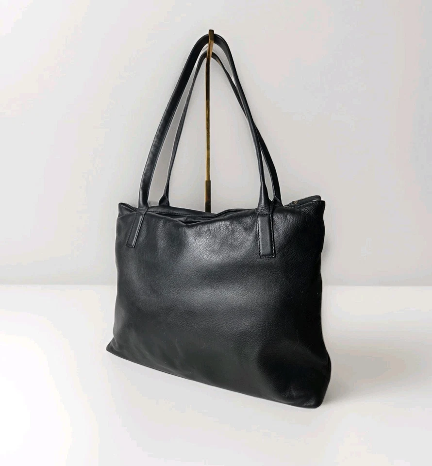 Betty Barclay Womens Black Leather Shoulder Bag Medium Size - Image 3 of 4