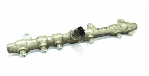 Lancia Lybra 839 2002 2,4 D 110 kW Einspritzleiste Fuel Rail rohr Alfa Romeo 147