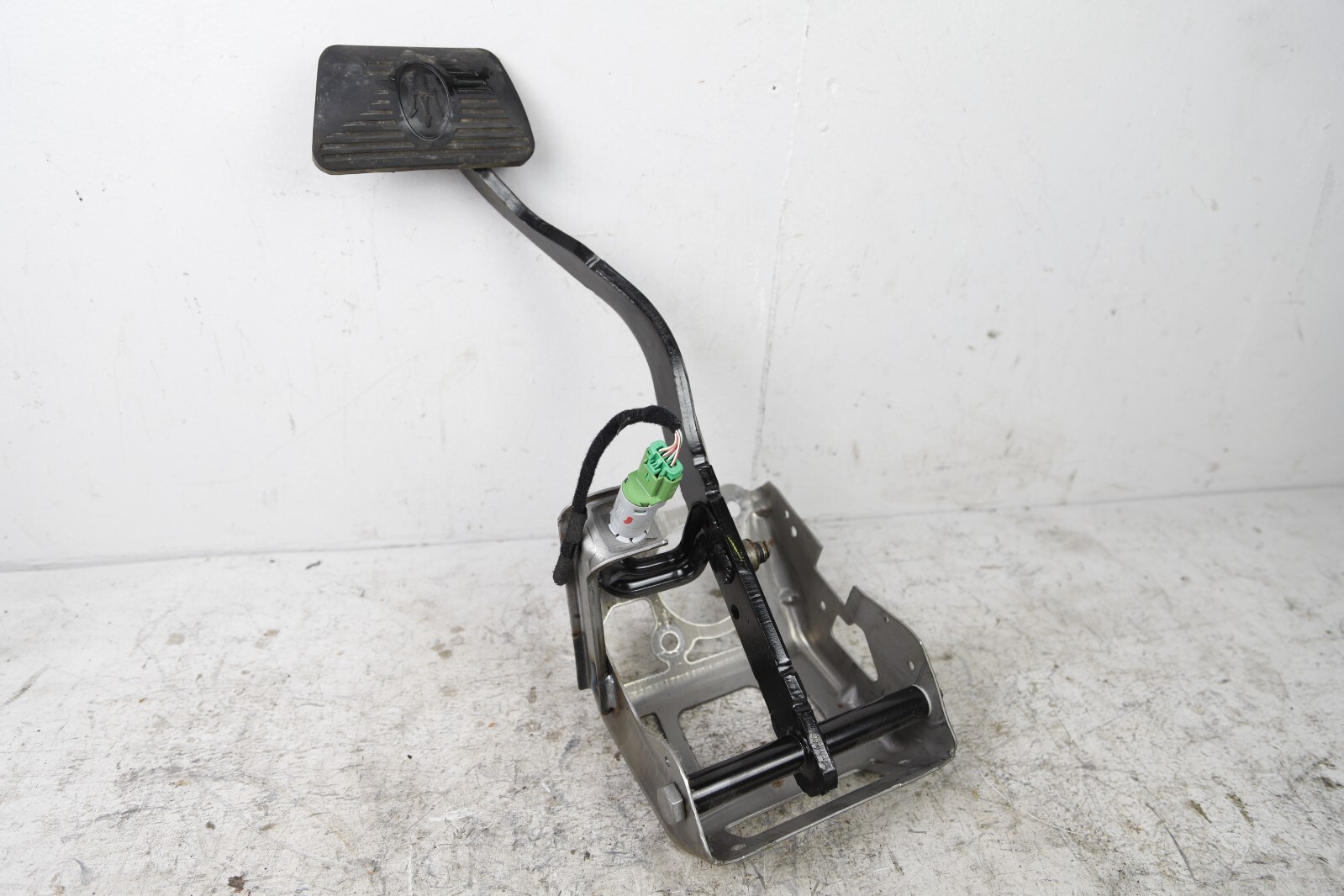 2014 - 2020 MASERATI GHIBLI M157BRAKE STOP PEDAL OEM